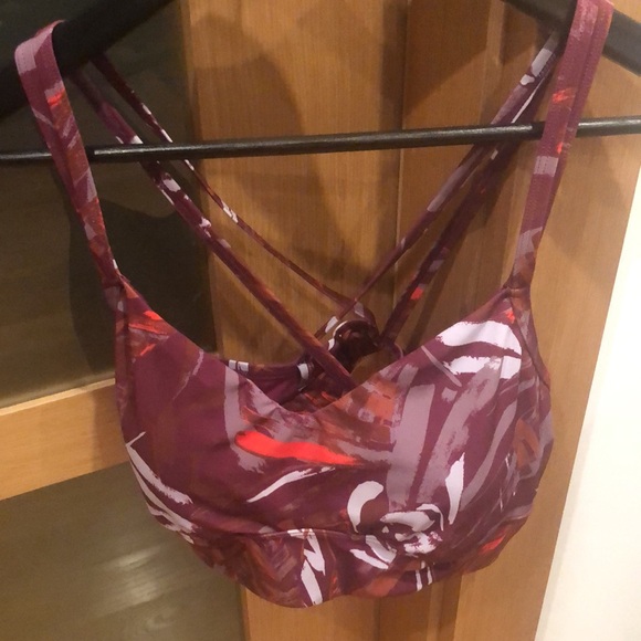 Target All in Motion Abstract Purple Red Sports Bra - Picture 2 of 7